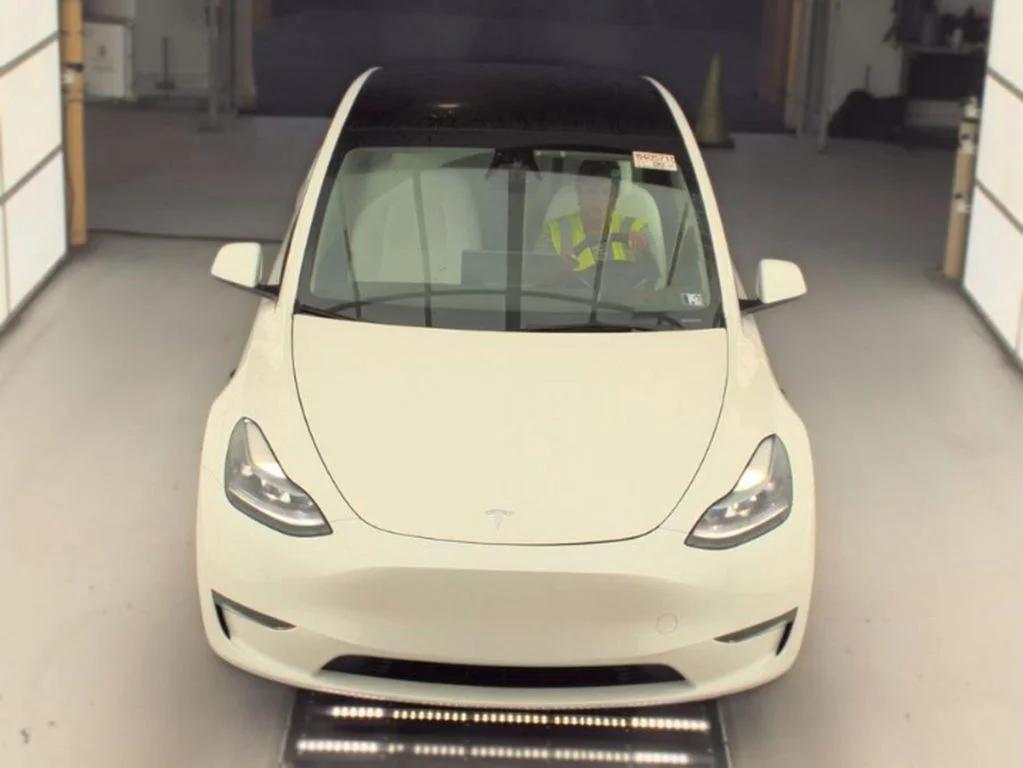 tesla model y 2023 7SAYGDEF7PF836633 image tesla model y 2023 7SAYGDEF7PF836633 image